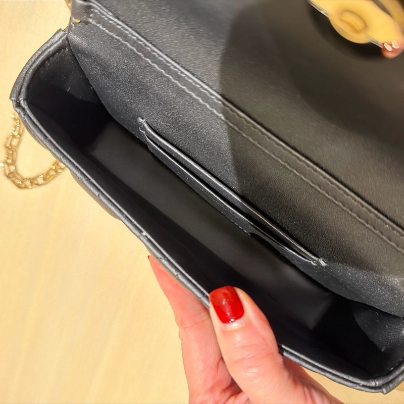 •   Dior Caro WOC Pearl Chain    •   Dior CD 菱格鍊帶包（珍珠款）-3