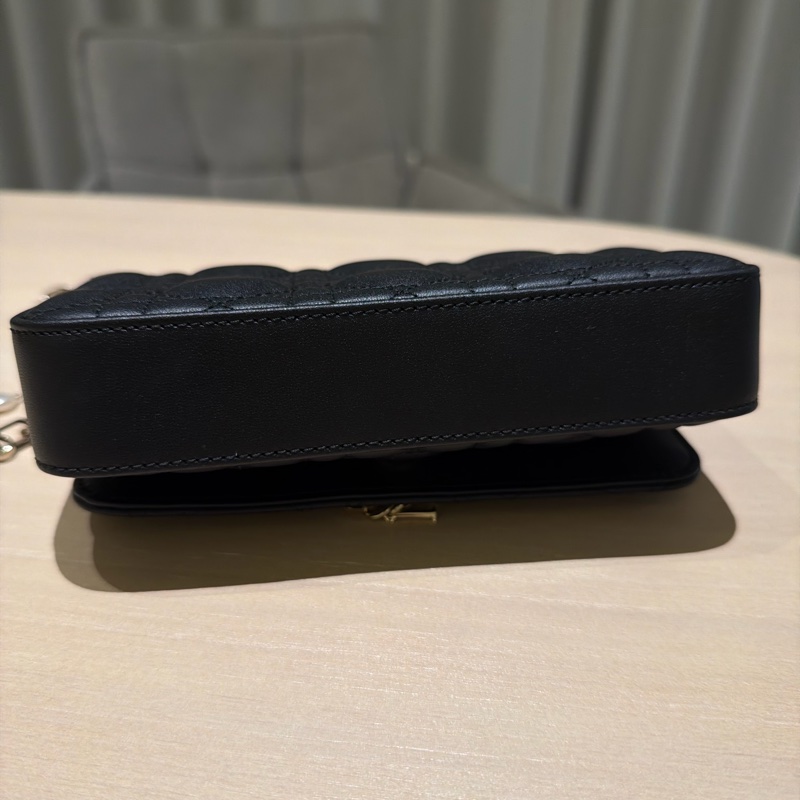 •   Dior Caro WOC Pearl Chain    •   Dior CD 菱格鍊帶包（珍珠款）-8