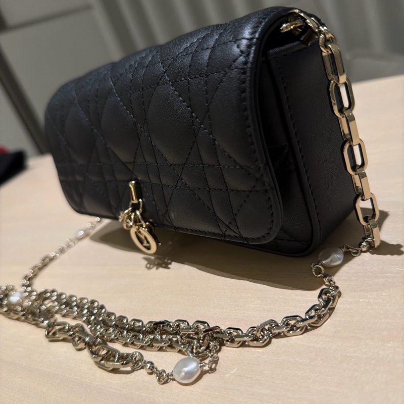 •   Dior Caro WOC Pearl Chain    •   Dior CD 菱格鍊帶包（珍珠款）-11