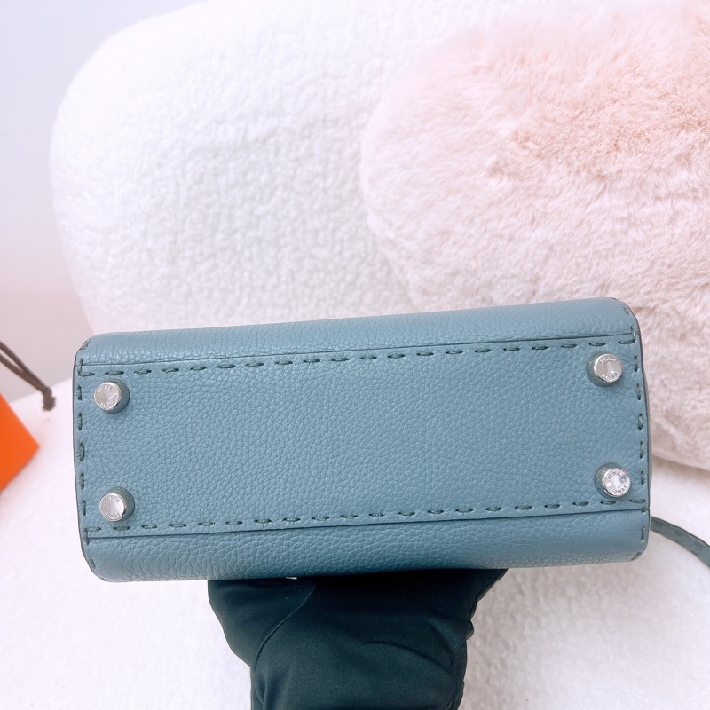 Fendi peekaboo mini 灰藍色蛇皮手柄-2