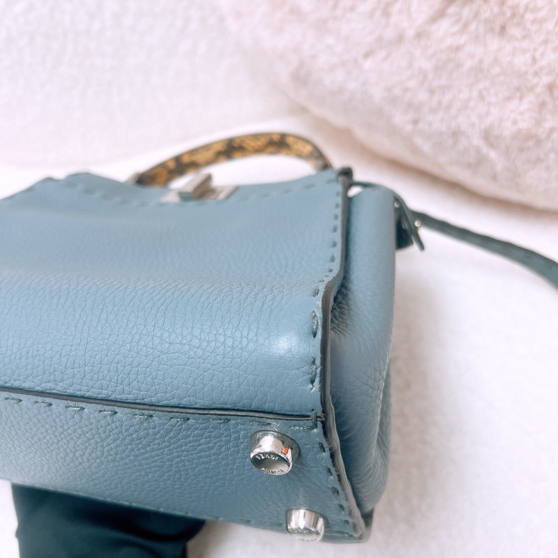 Fendi peekaboo mini 灰藍色蛇皮手柄-3