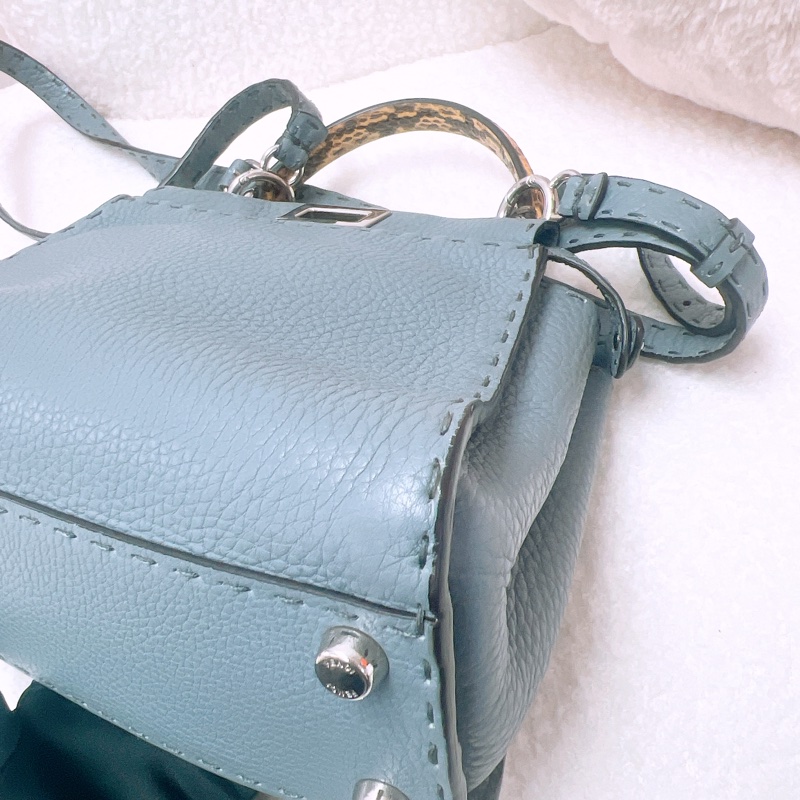 Fendi peekaboo mini 灰藍色蛇皮手柄-7