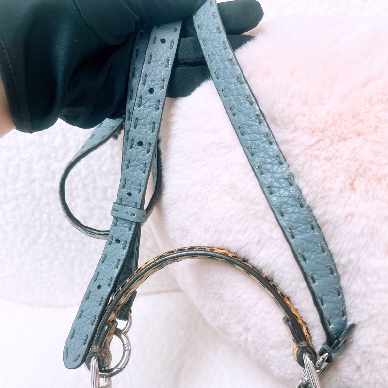 Fendi peekaboo mini 灰藍色蛇皮手柄-12