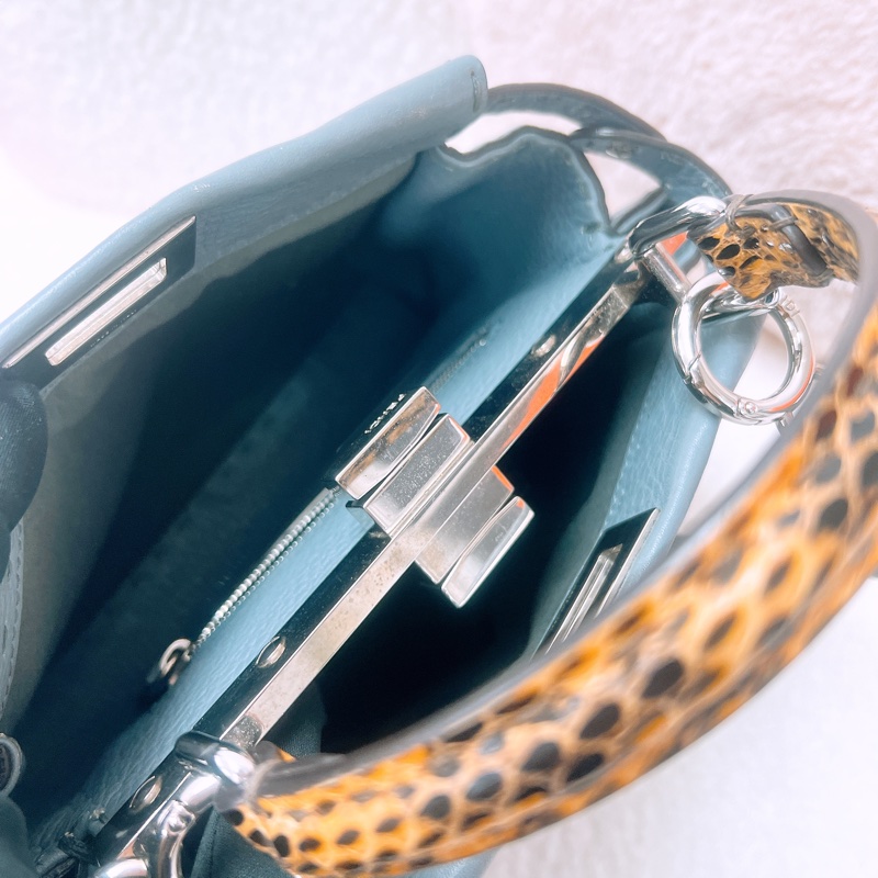 Fendi peekaboo mini 灰藍色蛇皮手柄-13