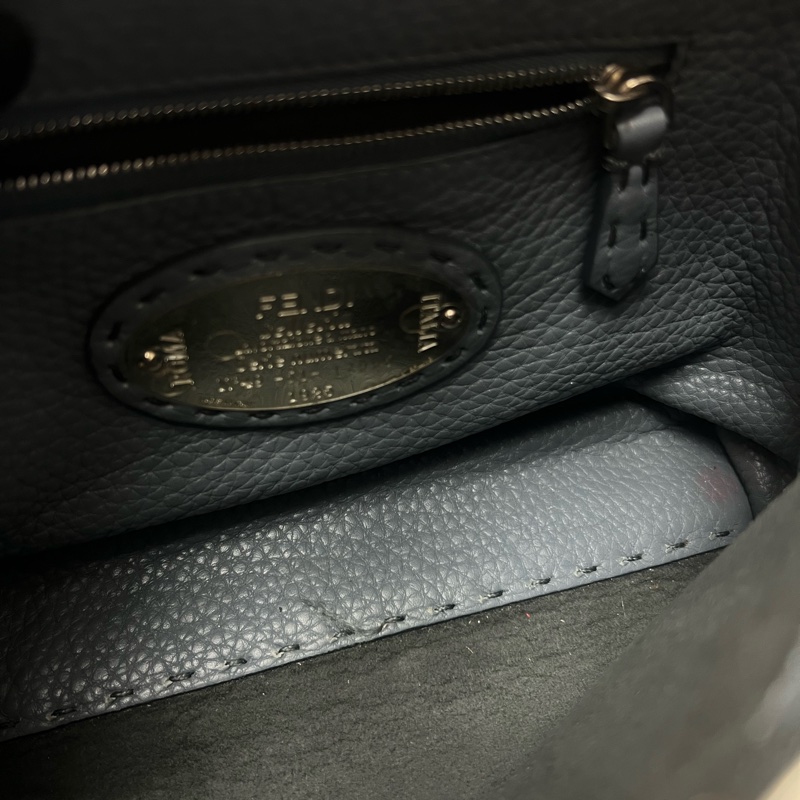 Fendi peekaboo mini 灰藍色蛇皮手柄-14