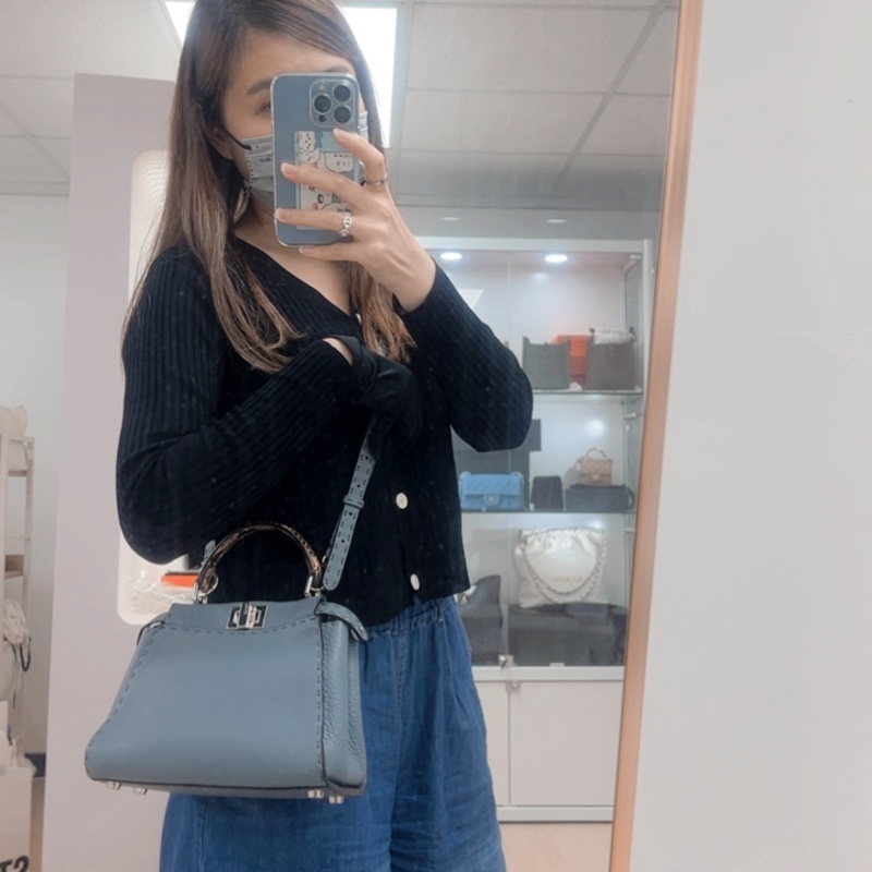 Fendi peekaboo mini 灰藍色蛇皮手柄-15