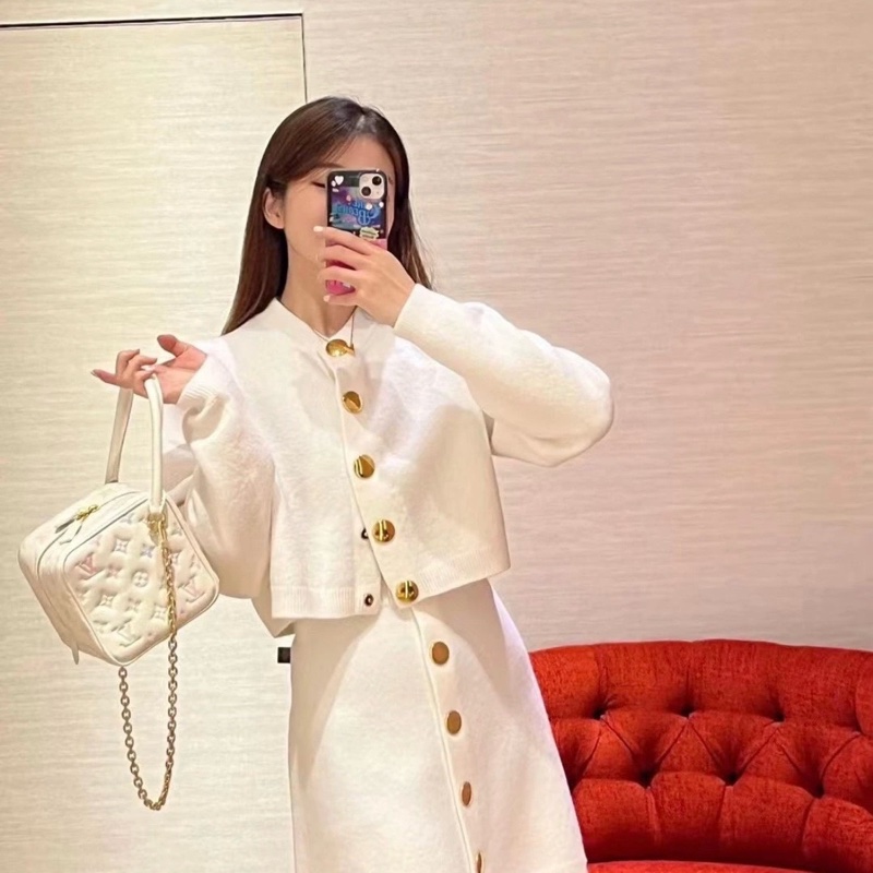 99新/LV/路易威登/W118010/白色針織開衫/S碼-0