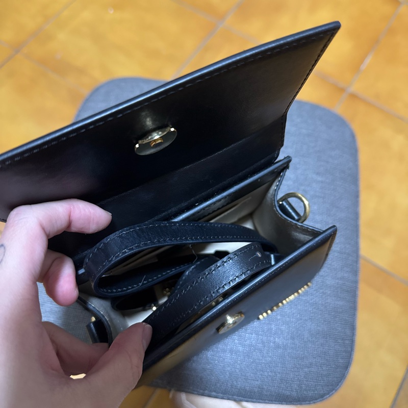 JACQUEMUS Le Chiquito 牛皮手提包-1