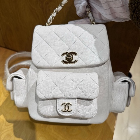 Chanel Duma 小號 25P白色牛皮雙肩包淡金扣晶片款