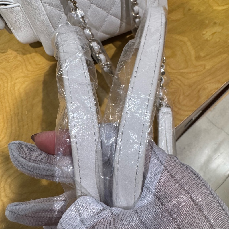 Chanel Duma 小號 25P白色牛皮雙肩包淡金扣晶片款-3