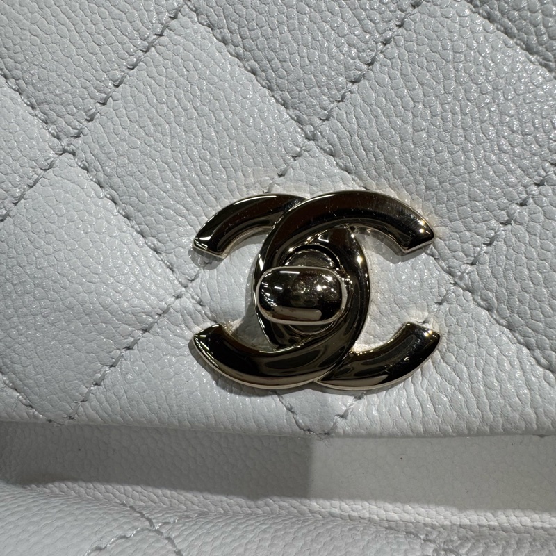 Chanel Duma 小號 25P白色牛皮雙肩包淡金扣晶片款-7