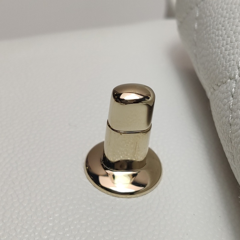 Chanel Duma 小號 25P白色牛皮雙肩包淡金扣晶片款-10