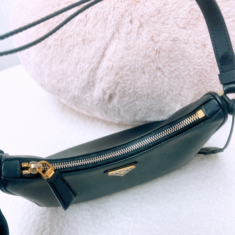 Prada hobo 全皮黑色腋下包-2