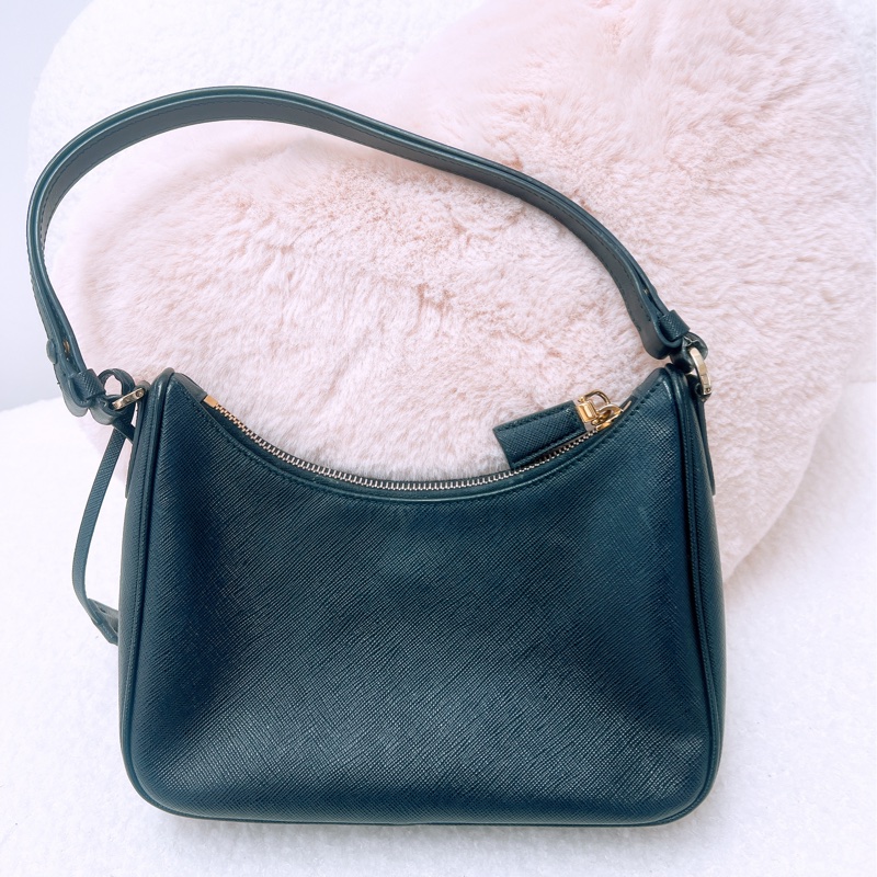 Prada hobo 全皮黑色腋下包-7