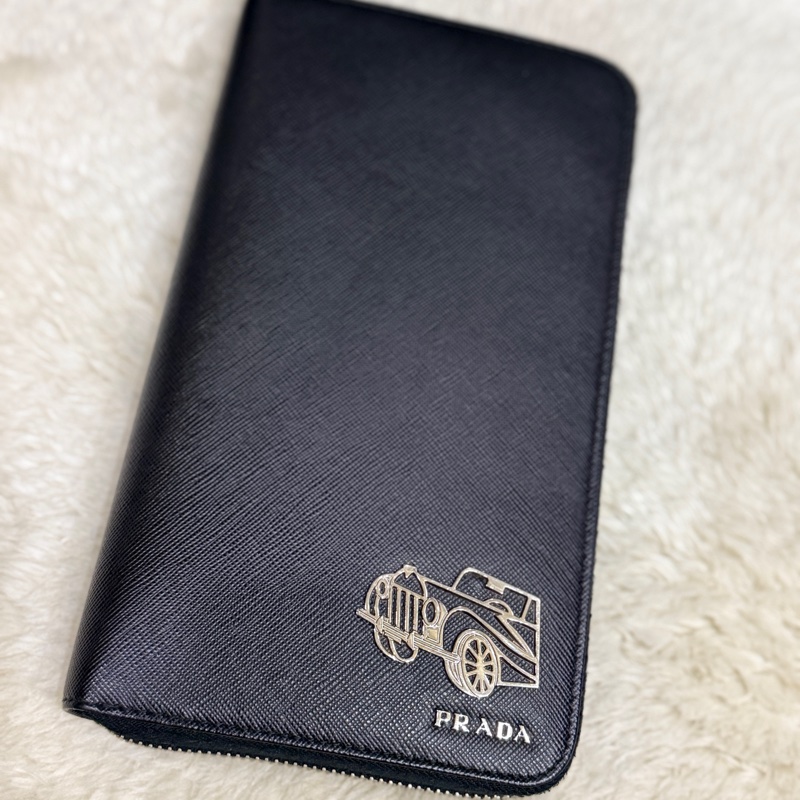 未使用閑置品✨專櫃近4萬🏅商務人士必備的Prada黑色防刮牛皮拉鍊長夾  商務長夾 護照錢包 卡層多 有拉鍊零錢袋-1