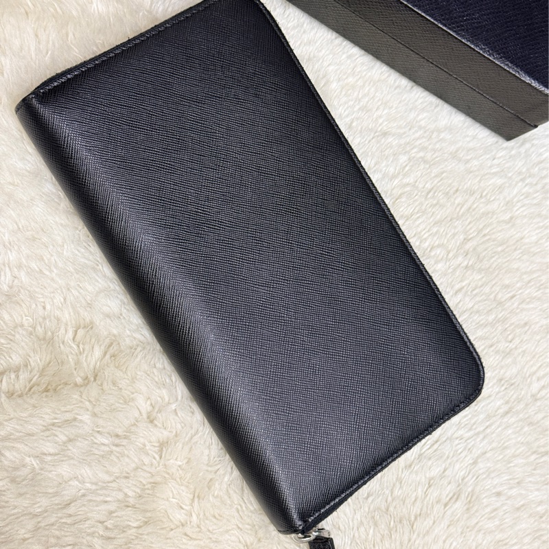 未使用閑置品✨專櫃近4萬🏅商務人士必備的Prada黑色防刮牛皮拉鍊長夾  商務長夾 護照錢包 卡層多 有拉鍊零錢袋-16