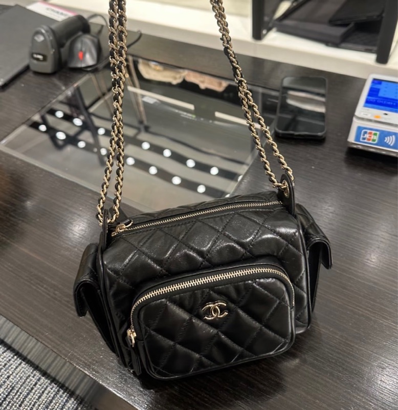 Chanel 黑金保齡球包小號-1