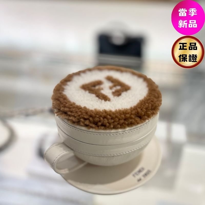 🎉新品好折扣✨Fendi 7AS402 卡布奇諾造型零錢包吊飾 拿鐵咖啡色-0