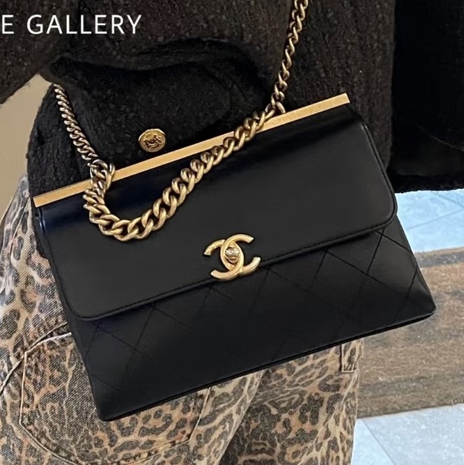 滿分氣質款🈶購證😍Chanel香奈兒孟買trendy cc黑金雙面郵差包手提單肩包-1