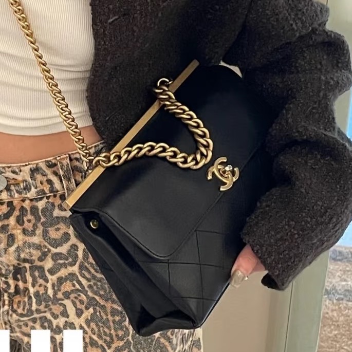 滿分氣質款🈶購證😍Chanel香奈兒孟買trendy cc黑金雙面郵差包手提單肩包-2