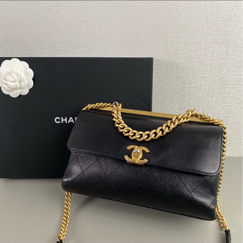 滿分氣質款🈶購證😍Chanel香奈兒孟買trendy cc黑金雙面郵差包手提單肩包-9
