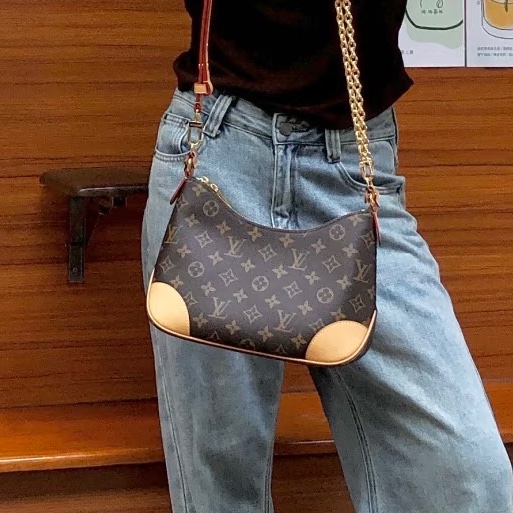 人氣經典款✨99新🆕LV路易威登Boulogne老花金扣牛角包單肩斜挎包-0