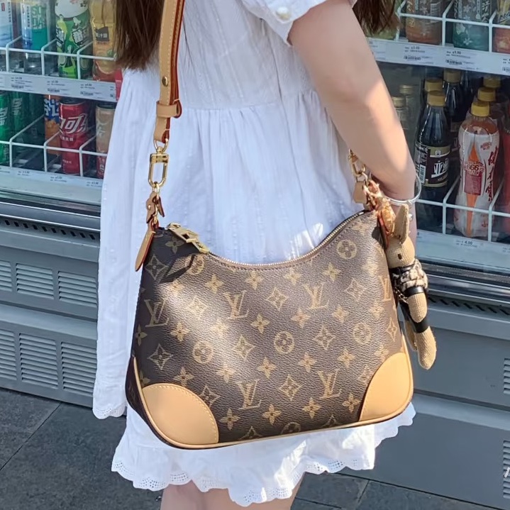 人氣經典款✨99新🆕LV路易威登Boulogne老花金扣牛角包單肩斜挎包-3