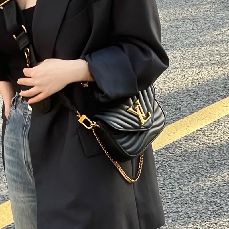 精選時髦款✨全配99新😍LvNewWave黑金牛皮三合一單肩斜挎包-1