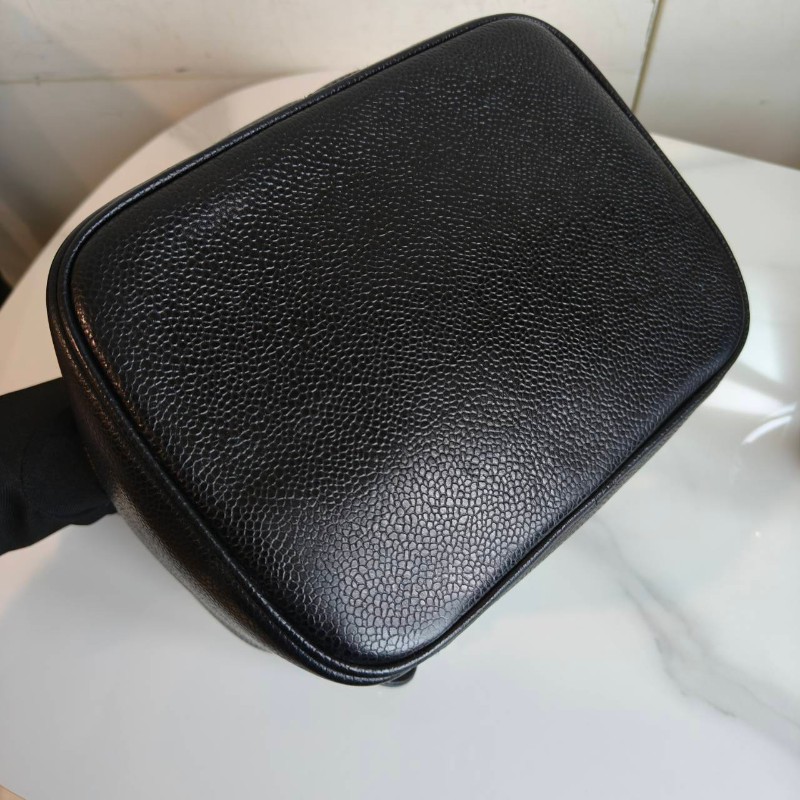 Chanel Vintage 黑色魚子醬橫版化妝包-9