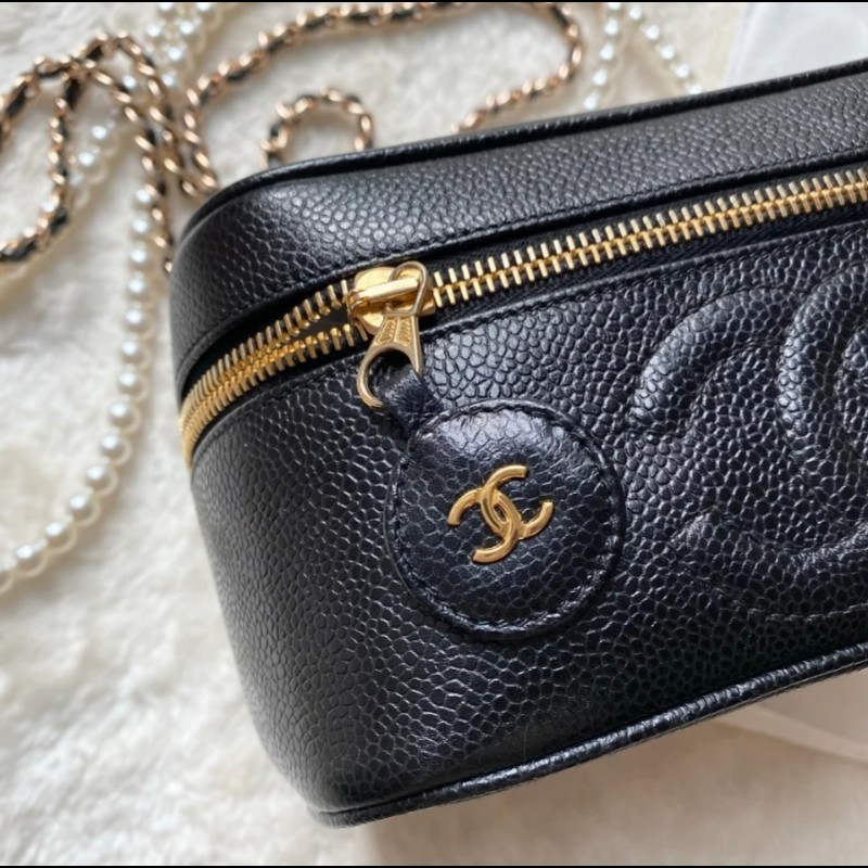 Chanel Vintage 黑色魚子醬橫版化妝包-17