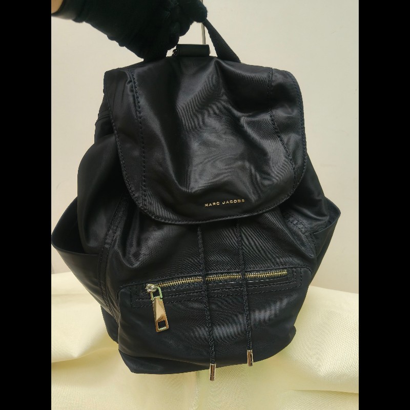🔥年終狂降🔥【限時降價只到12/31（原6,800）】【8成新】㊣✨ Marc Jacobs✨馬克·雅各布斯 MJ 黑色 帆布 束口 後背包包/二手精品/二手包/保證正品-1
