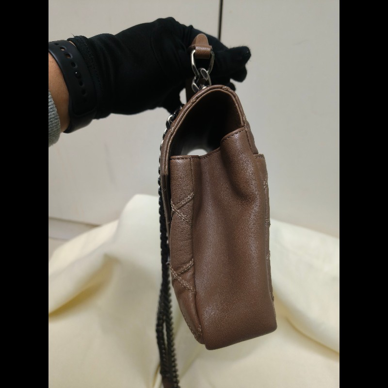 🔥年終狂降🔥【限時降價只到12/31（原48,800）】【8成新】㊣✨YSL✨SAINT LAURENT 聖羅蘭  奶茶色  菱格紋 牛皮 掀蓋 仿舊銀 學院包 鏈條包 信封包 肩背包 斜背包 手提包/二手包/保證正品🌳二手樹屋🌳-2