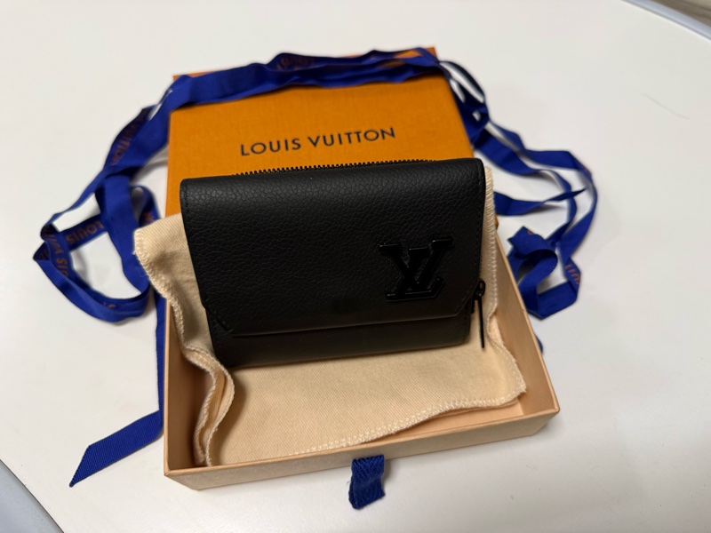 Louis Vuitton 短錢包-0