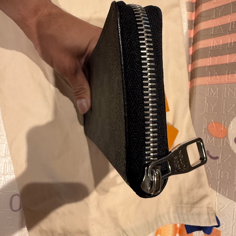 Louis Vuitton zipper wallet-2