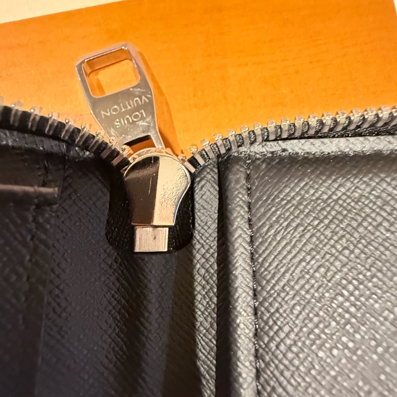 Louis Vuitton zipper wallet-10