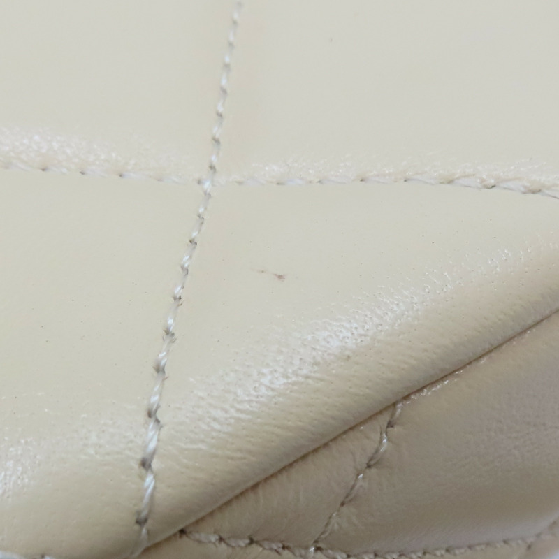 米白色 菱格紋 羊皮 Heart Crush Mini Flap 肩背包 AS3829【CHANEL 香奈兒】 AS3829-18