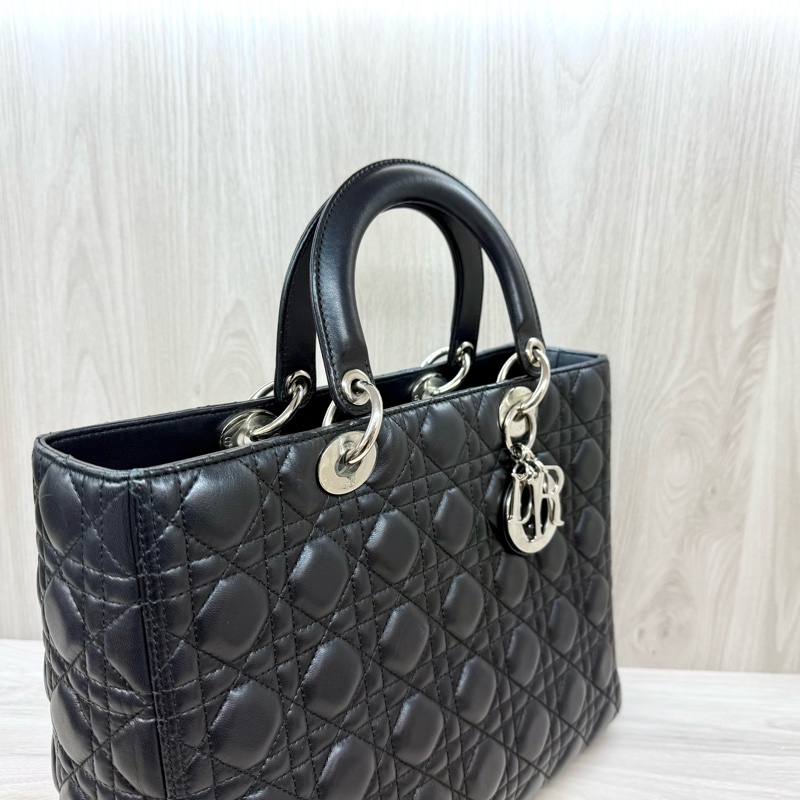 DIOR黑色羊皮銀釦Lady Dior Large7格黛妃包-4