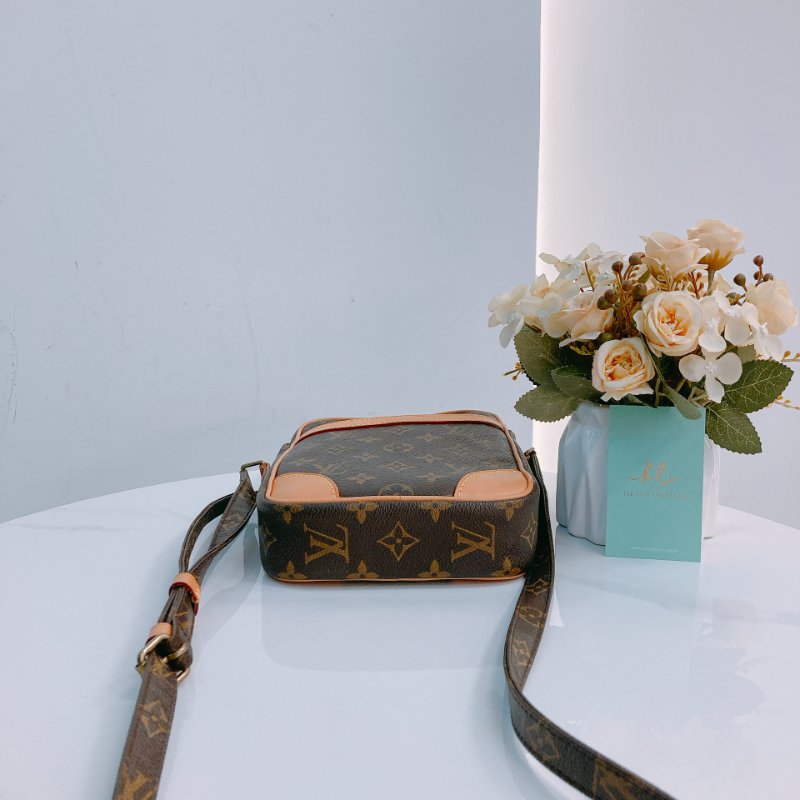 MS0426	Louis Vuitton 路易威登 直身 帆布 經典老花紋 金扣 斜背  Danube Crossbody Canvas Monogram x GHW-4