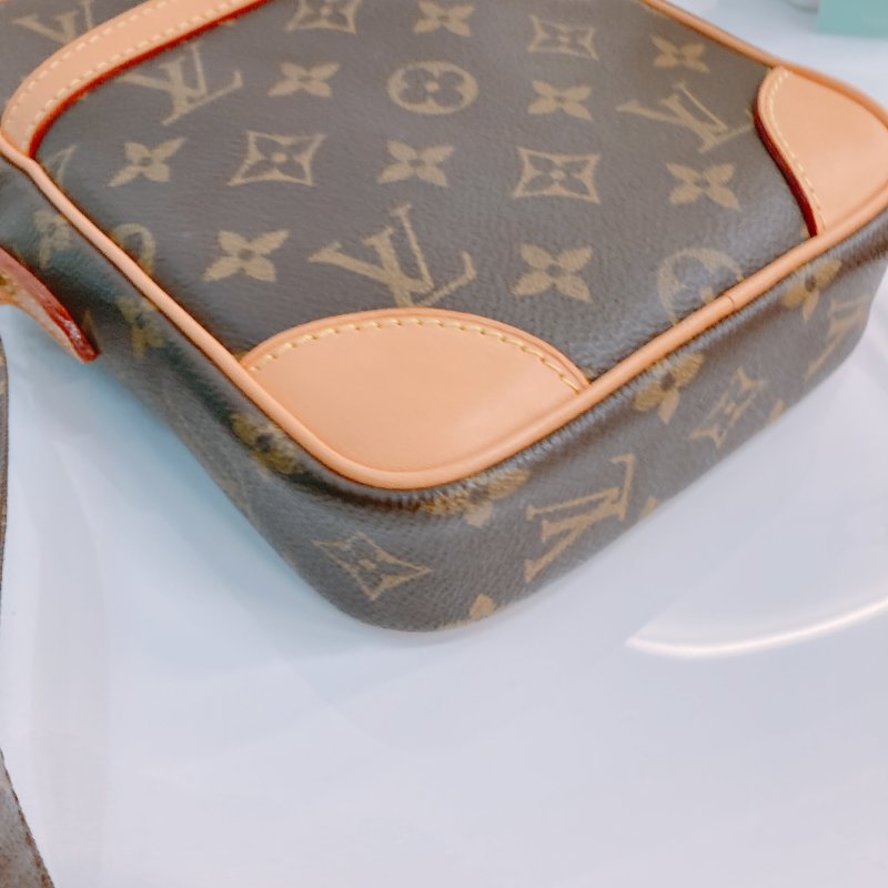 MS0426	Louis Vuitton 路易威登 直身 帆布 經典老花紋 金扣 斜背  Danube Crossbody Canvas Monogram x GHW-5