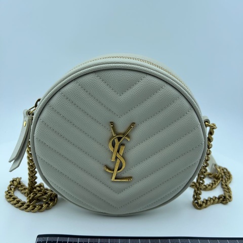 聖羅蘭 YSL 圓餅肩袋魚子醬皮紋白色