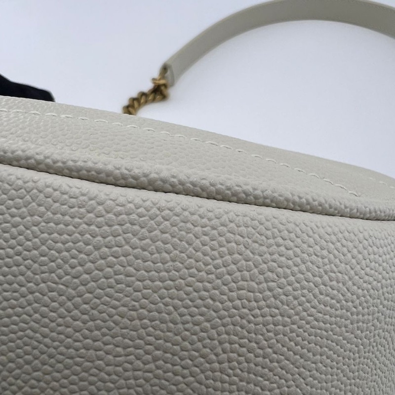 聖羅蘭 YSL 圓餅肩袋魚子醬皮紋白色-4