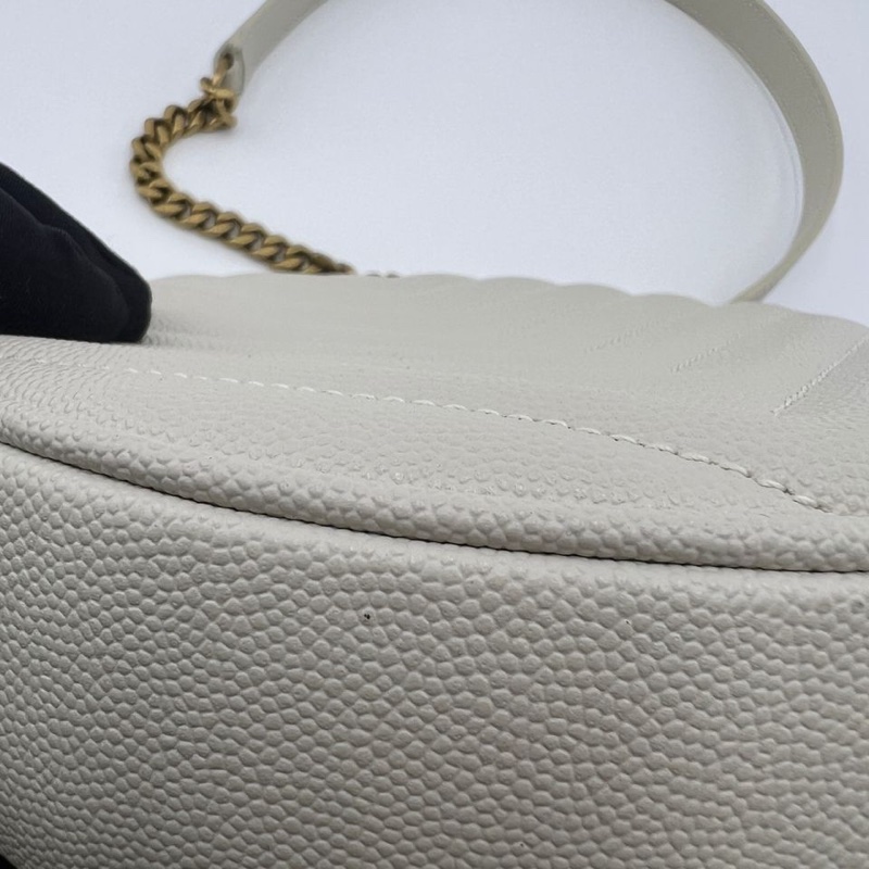 聖羅蘭 YSL 圓餅肩袋魚子醬皮紋白色-6