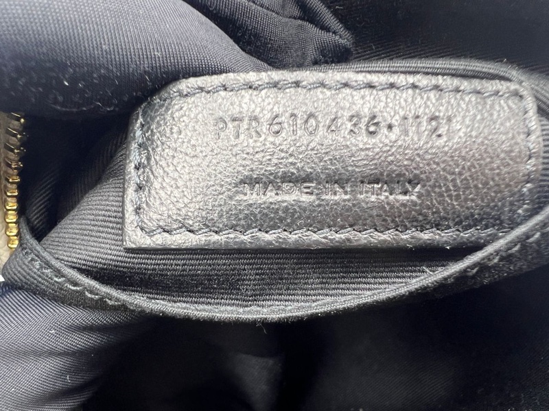 聖羅蘭 YSL 圓餅肩袋魚子醬皮紋白色-18