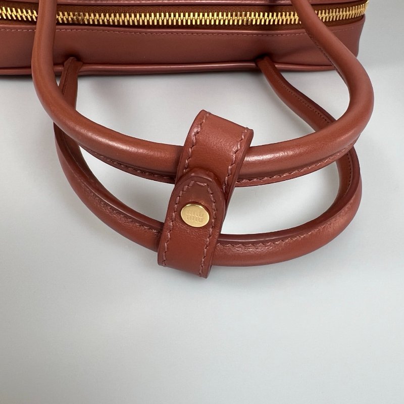 MIUMIU 5BB172 干邑色皮Beau 革手挽袋包-9