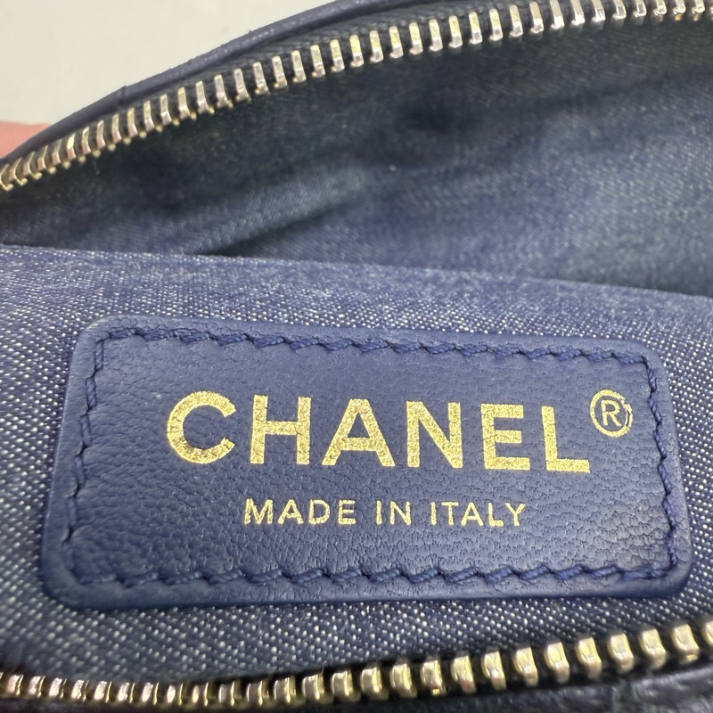 chanel 腰包配金色金屬配件-1