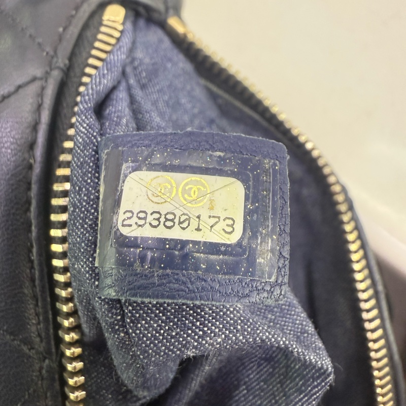 chanel 腰包配金色金屬配件-2