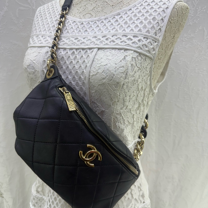 chanel 腰包配金色金屬配件-8