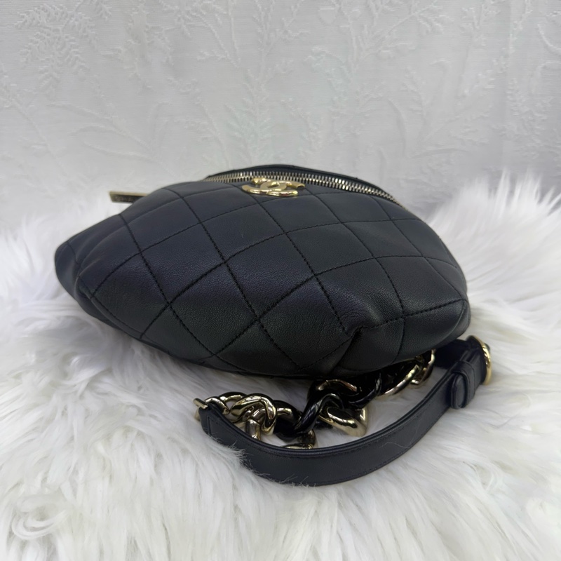 chanel 腰包配金色金屬配件-9