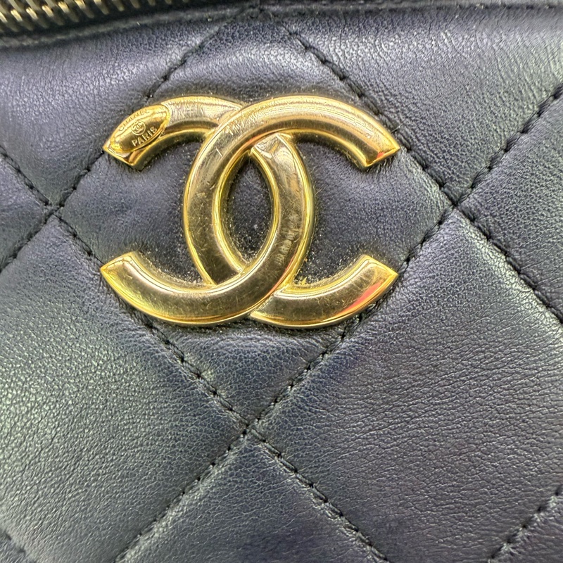 chanel 腰包配金色金屬配件-18