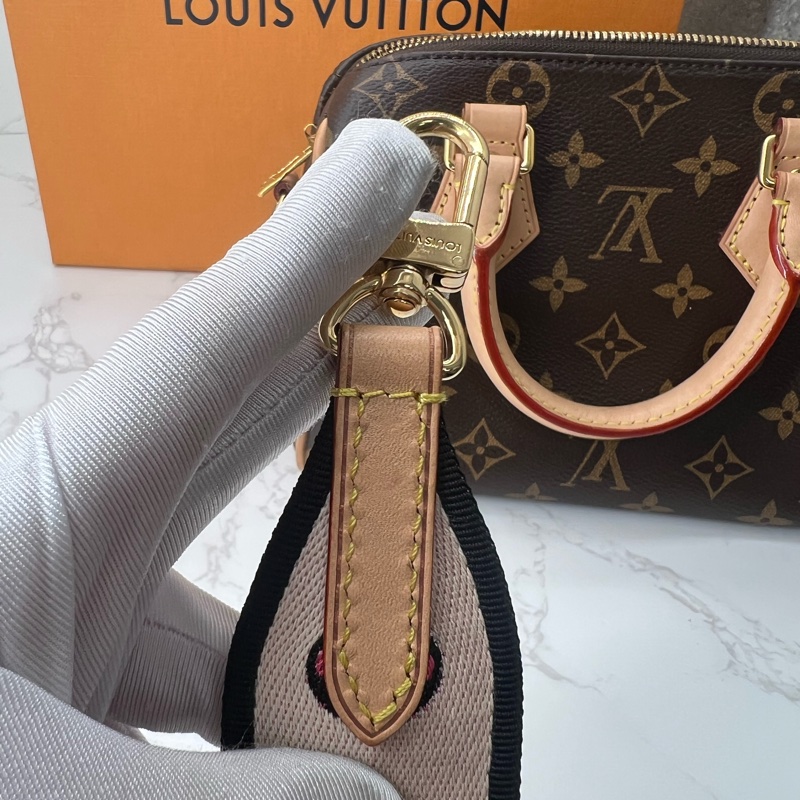 💗香緹國際精品💗 729 LV Speedy20 黑肩帶-16